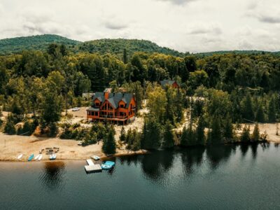 L'AÎNÉ | Chalet avec accès au lac privé dans les Laurentides