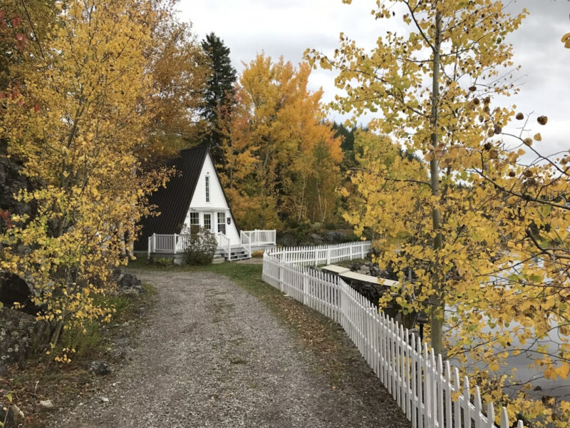 POINTE DES COLVERTS | Chalet a-frame sur le bord de l'eau